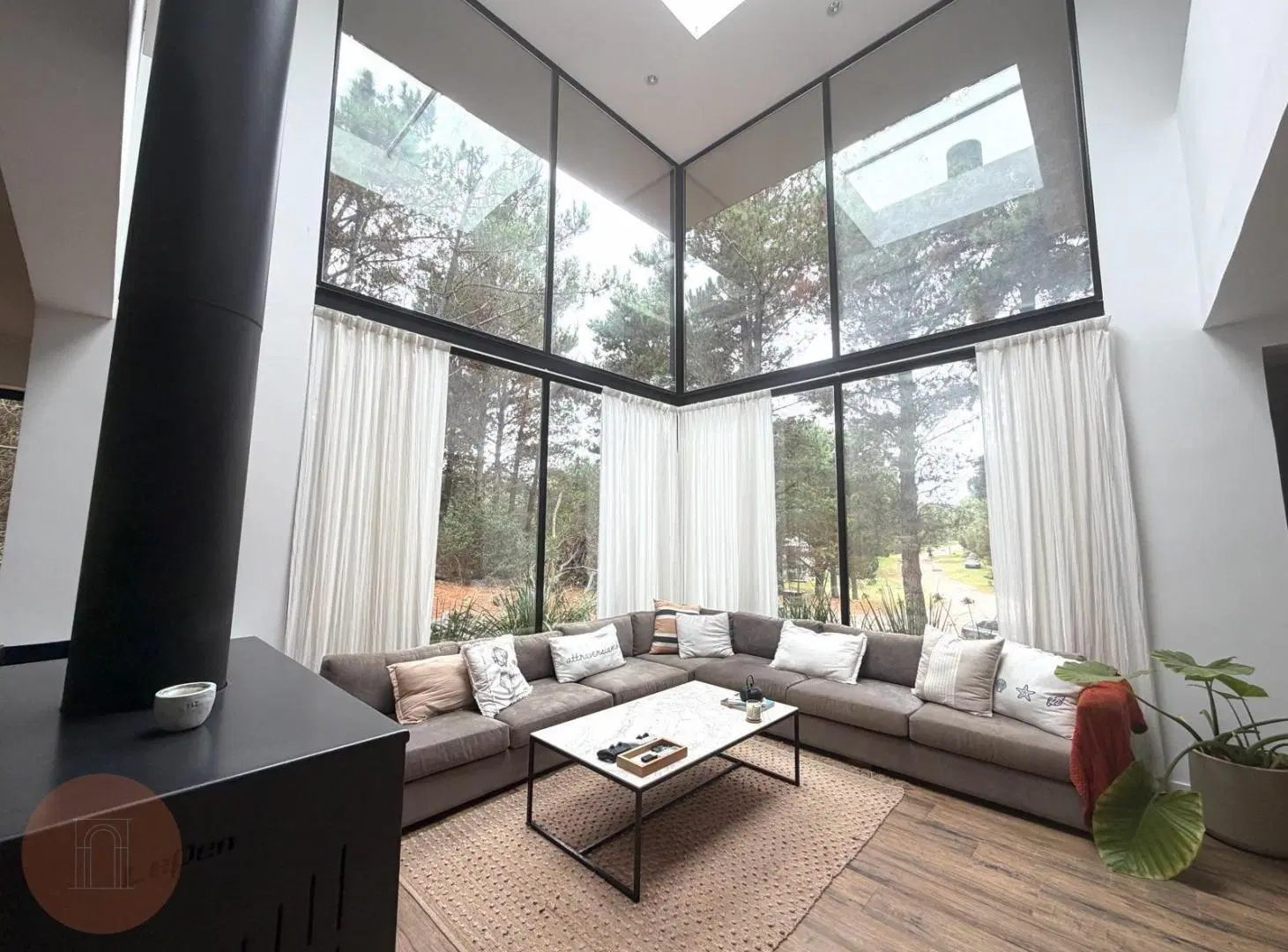 VENTA- Casa 5 ambientes amoblada en Barrio Privado Costa Esmeralda 3
