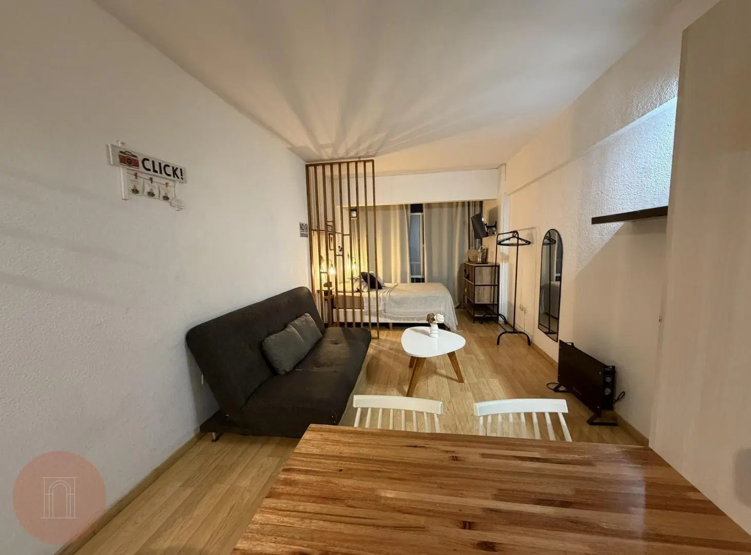 VENTA- Departamento de un ambiente reciclado y amoblado Zona Güemes 5