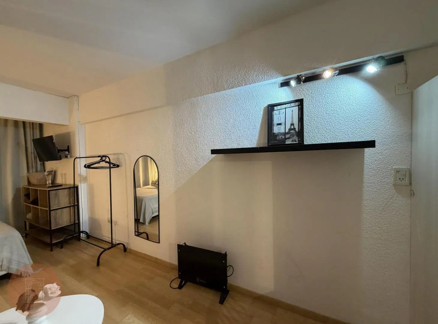 VENTA- Departamento de un ambiente reciclado y amoblado Zona Güemes 4
