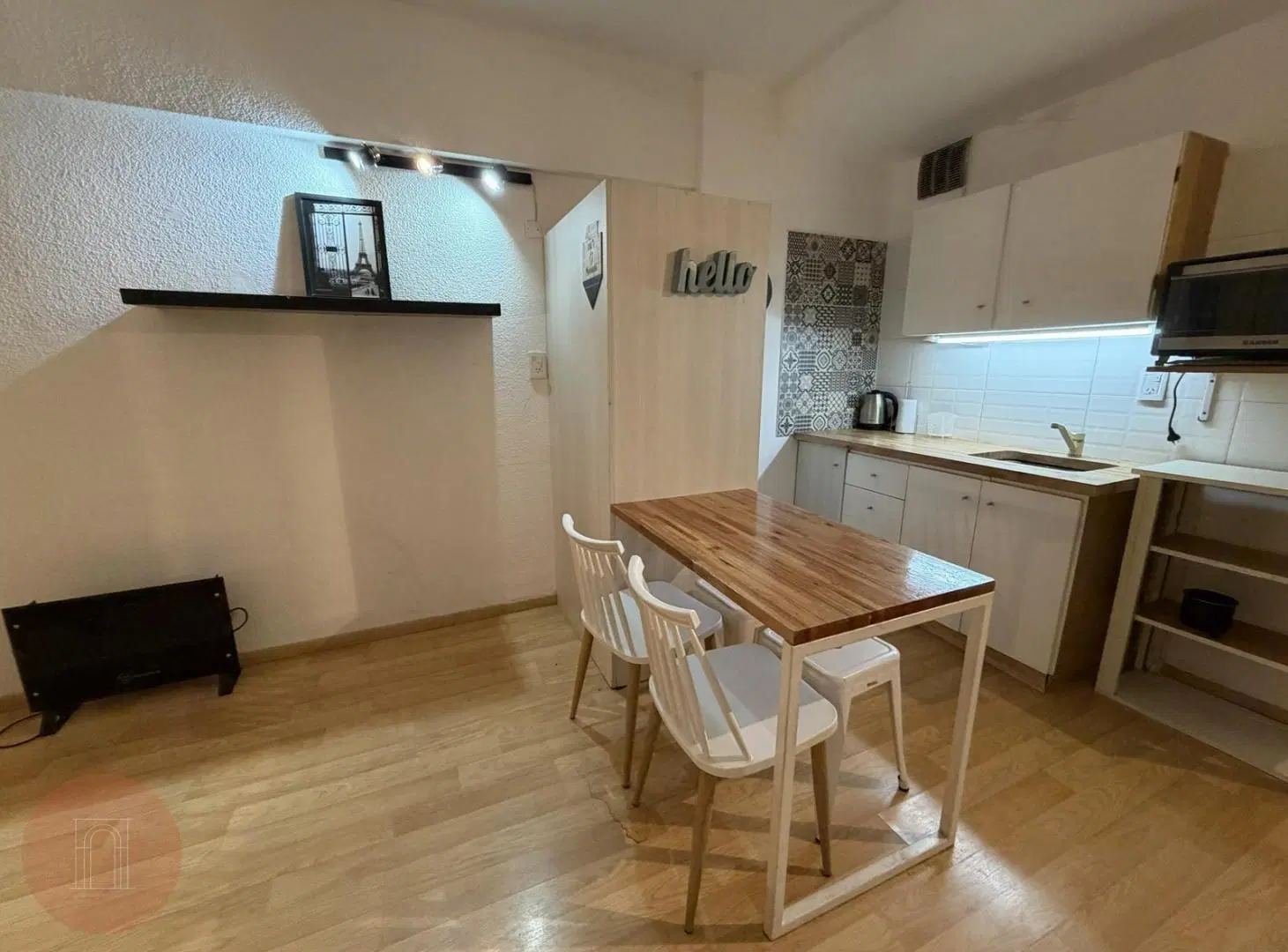 VENTA- Departamento de un ambiente reciclado y amoblado Zona Güemes 1