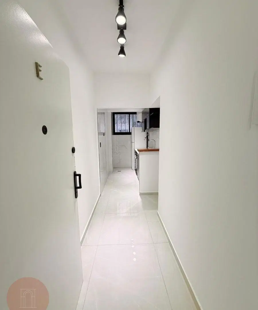 VENTA- Departamento de 2 ambientes al contrafrente Zona Plaza Colón 8