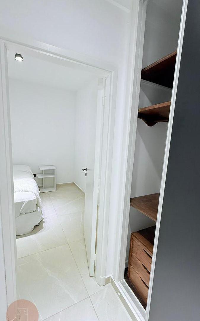 Foto de VENTA- Departamento de 2 ambientes al contrafrente Zona Plaza Colón, imagen 4