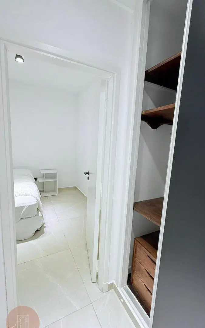 VENTA- Departamento de 2 ambientes al contrafrente Zona Plaza Colón 4