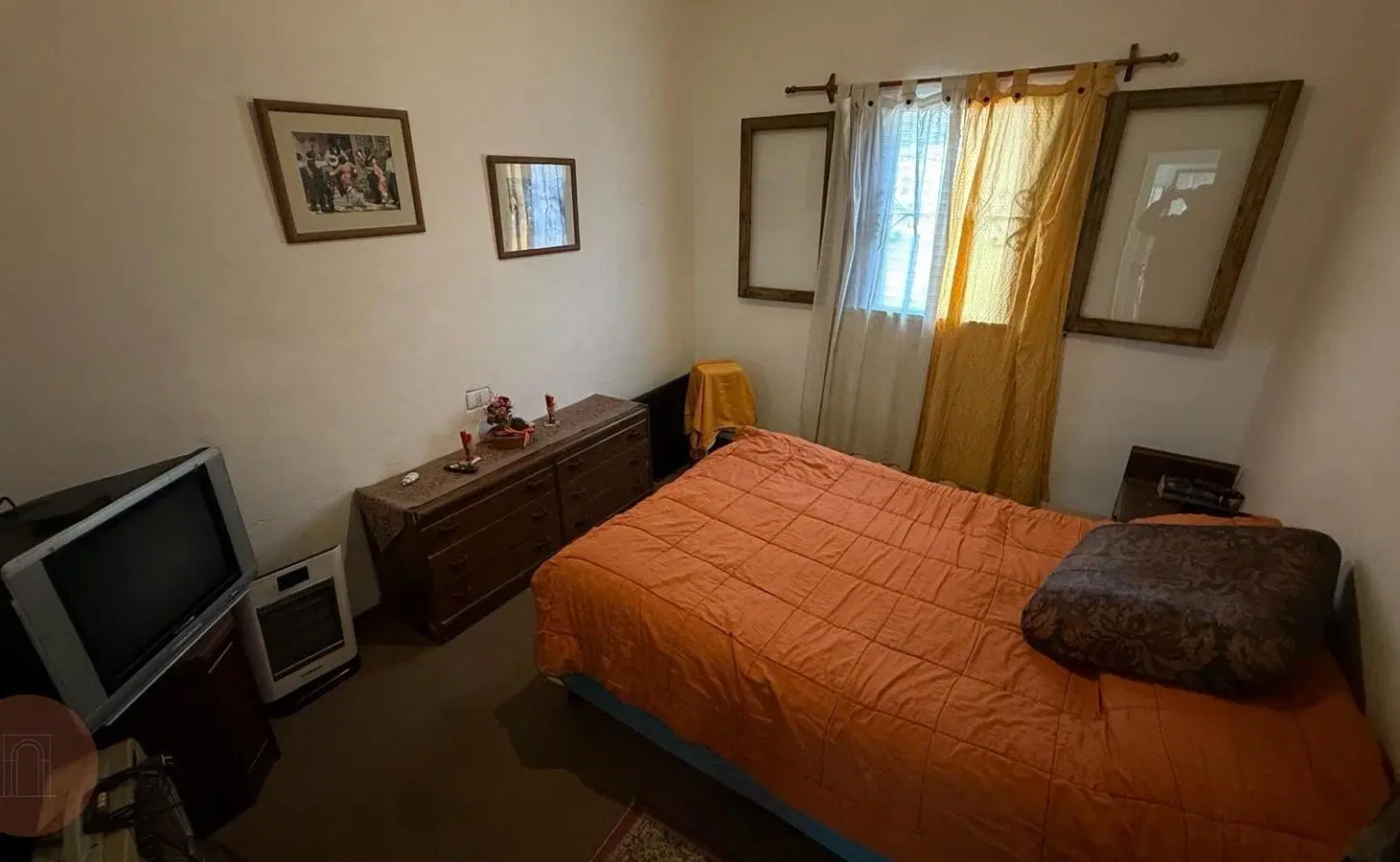 VENTA- Casa de 9 ambientes zona Chauvín apta profesional 4