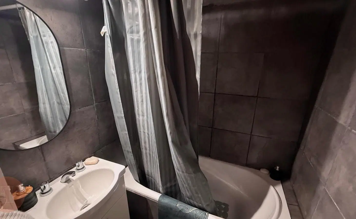 VENTA- Departamento de 2 ambientes reciclado y amueblado Zona Güemes 2