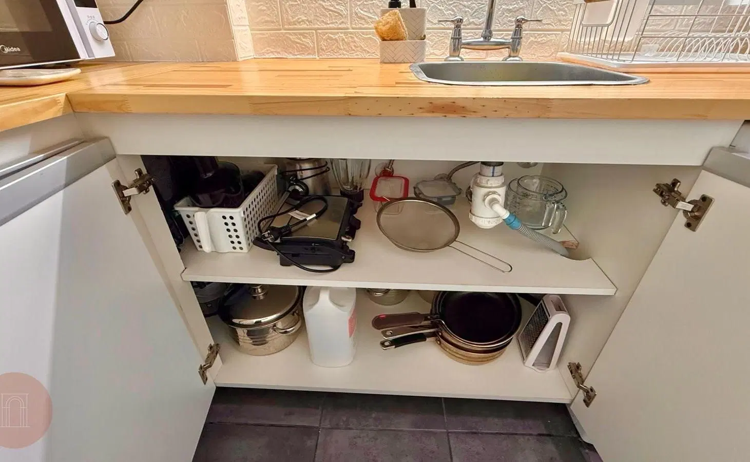 VENTA- Departamento de 2 ambientes reciclado y amueblado Zona Güemes 5
