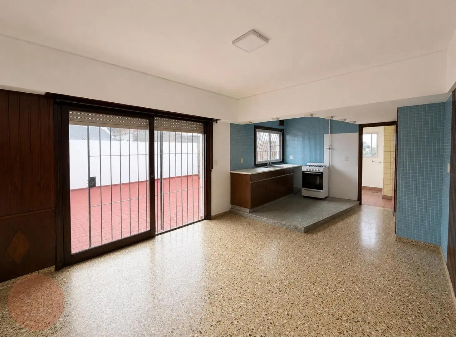 EN VENTA- Ph de 4 ambientes al frente con balcón y terraza 2