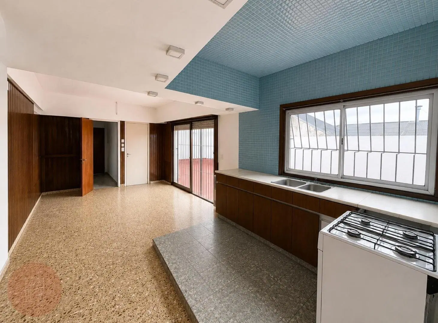 EN VENTA- Ph de 4 ambientes al frente con balcón y terraza 1