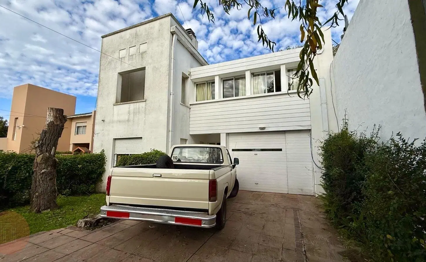 EN VENTA- Casa de 5 ambientes zona Villa Primera 4