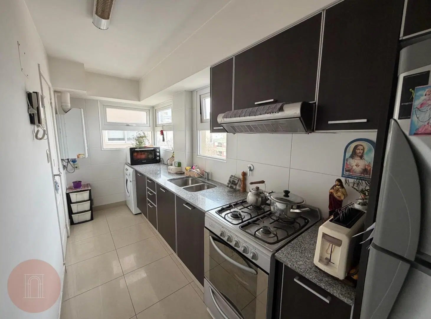 EN VENTA- Semipiso de categoría al contrafrente Zona Centro 5