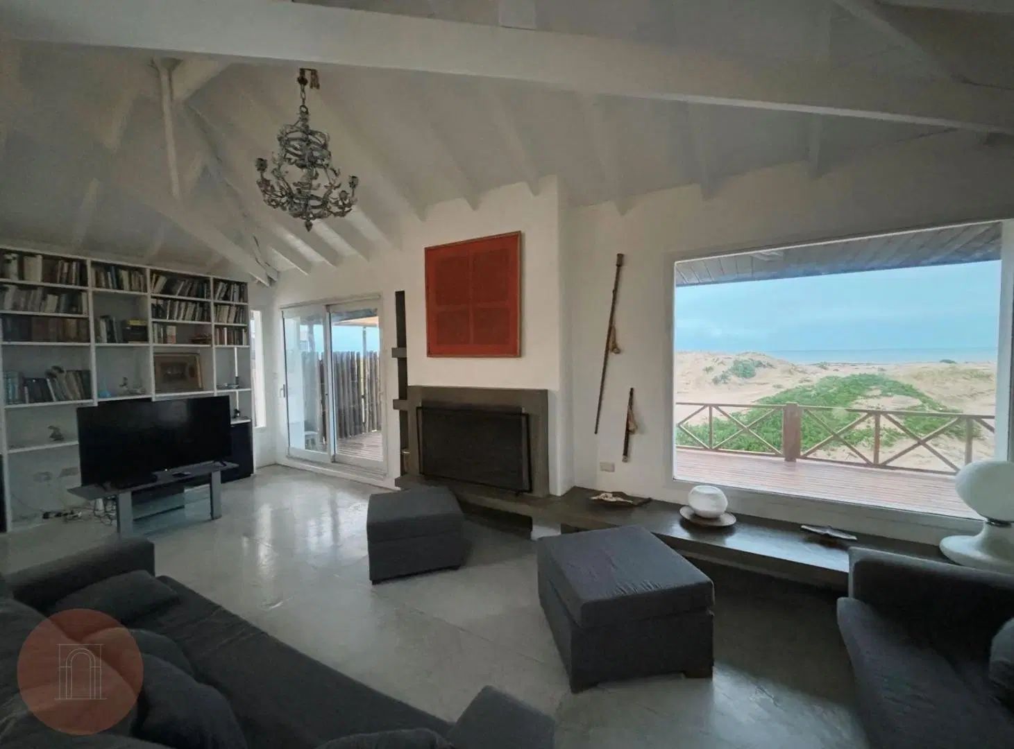 EN VENTA- EXCLUSIVA PROPIEDAD FRENTE AL MAR SOBRE 5.584 m² DE TERRENO EN LA CALETA 3