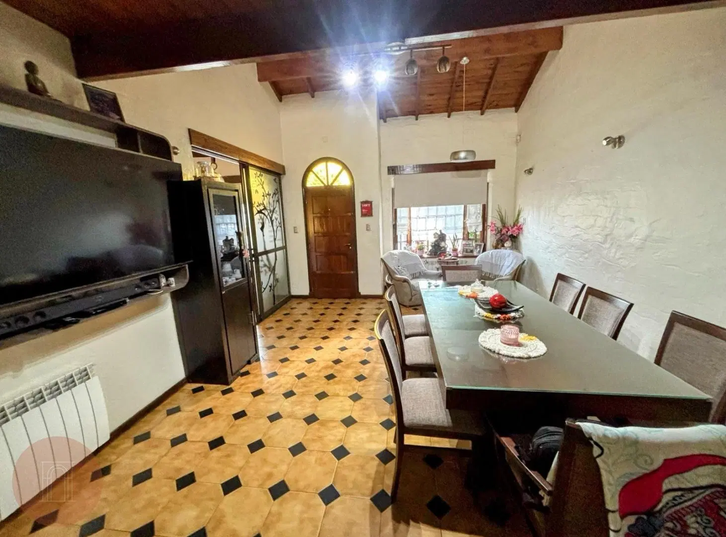 EN VENTA- Chalet de 5 ambientes Zona Caisamar 4