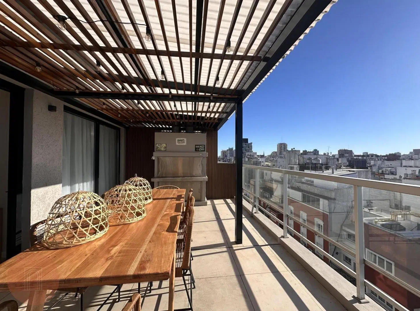 EN VENTA- Departamento 3 amb c/ terraza y vista al mar Zona Plaza Colón 1