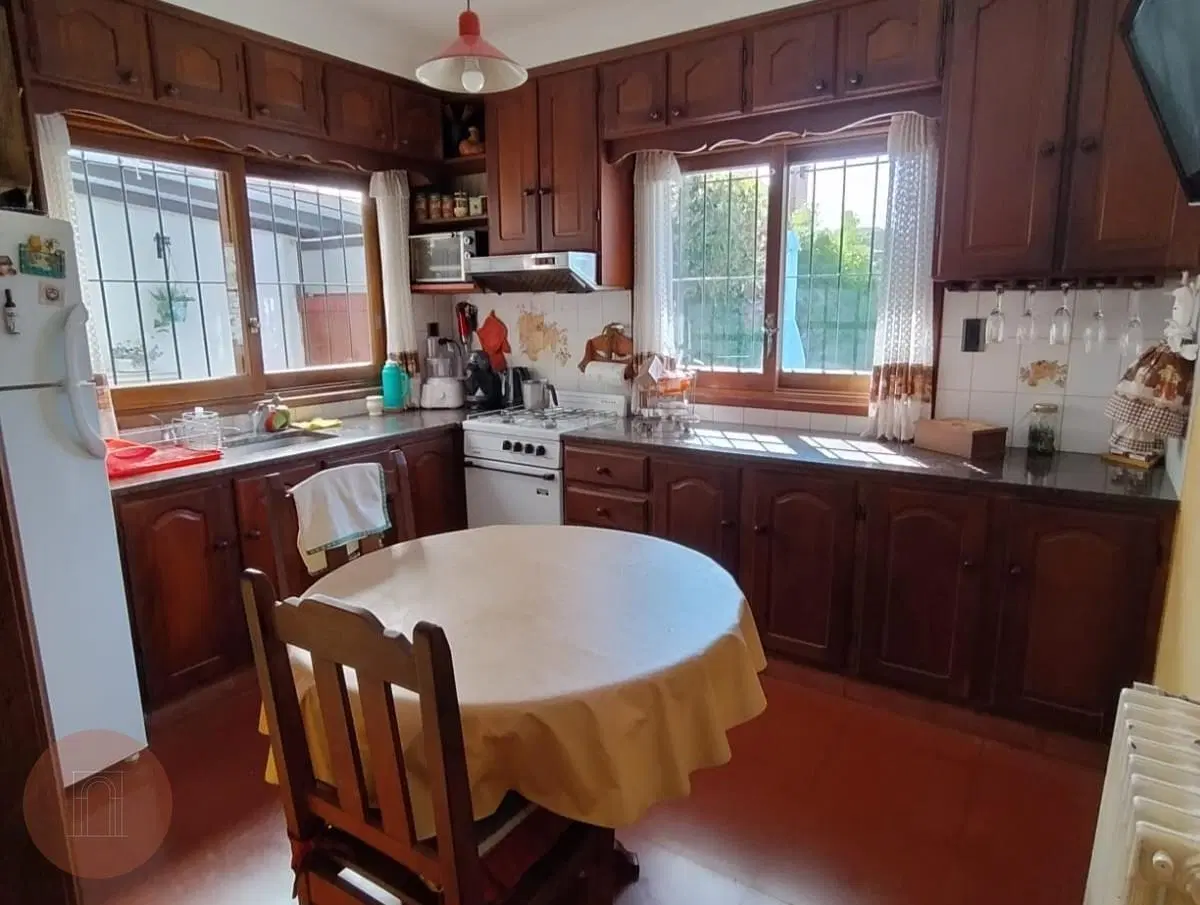 EN VENTA- Chalet de 3 ambientes en barrio Malvinas Argentinas 5