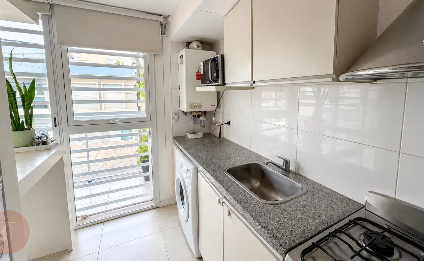 EN VENTA- Departamento 3 ambientes en zona Guemes 3