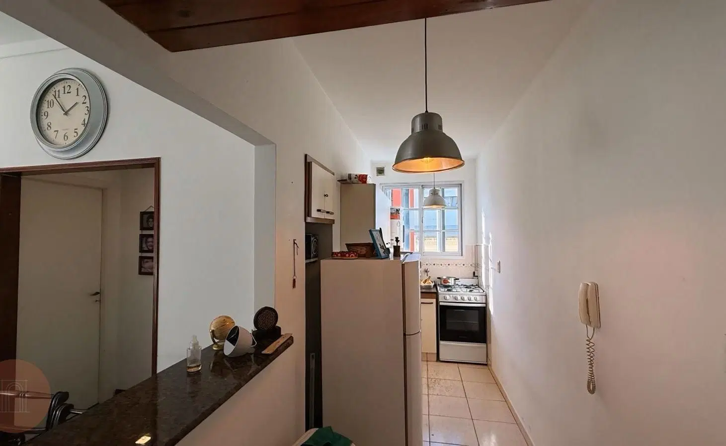 VENTA - Departamento 2 ambientes en La Perla 4