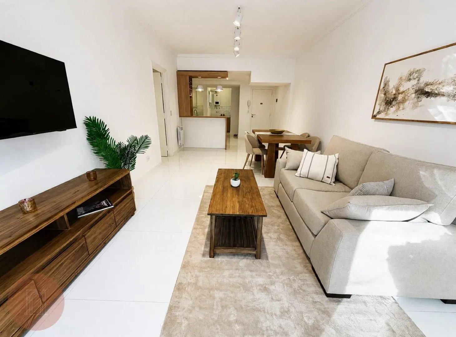 EN VENTA- Departamento de 3 ambientes reciclado y amoblado al frente Zona Plaza Colón 2