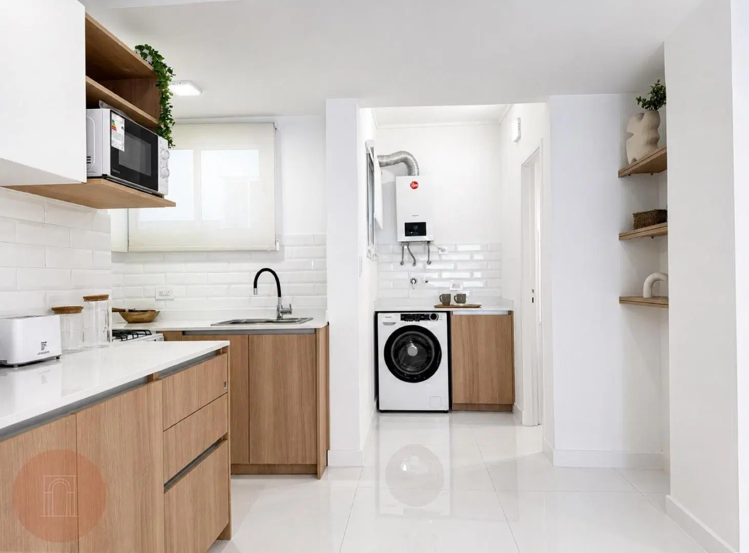 EN VENTA- Departamento de 3 ambientes reciclado y amoblado al frente Zona Plaza Colón 5
