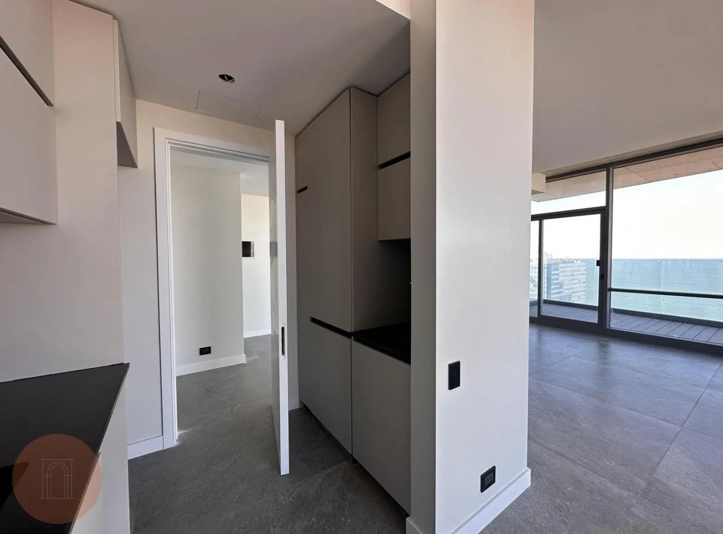 EN VENTA- Lujoso departamento 2 amb con vista plena al mar y cochera Zona Playa Chica 1