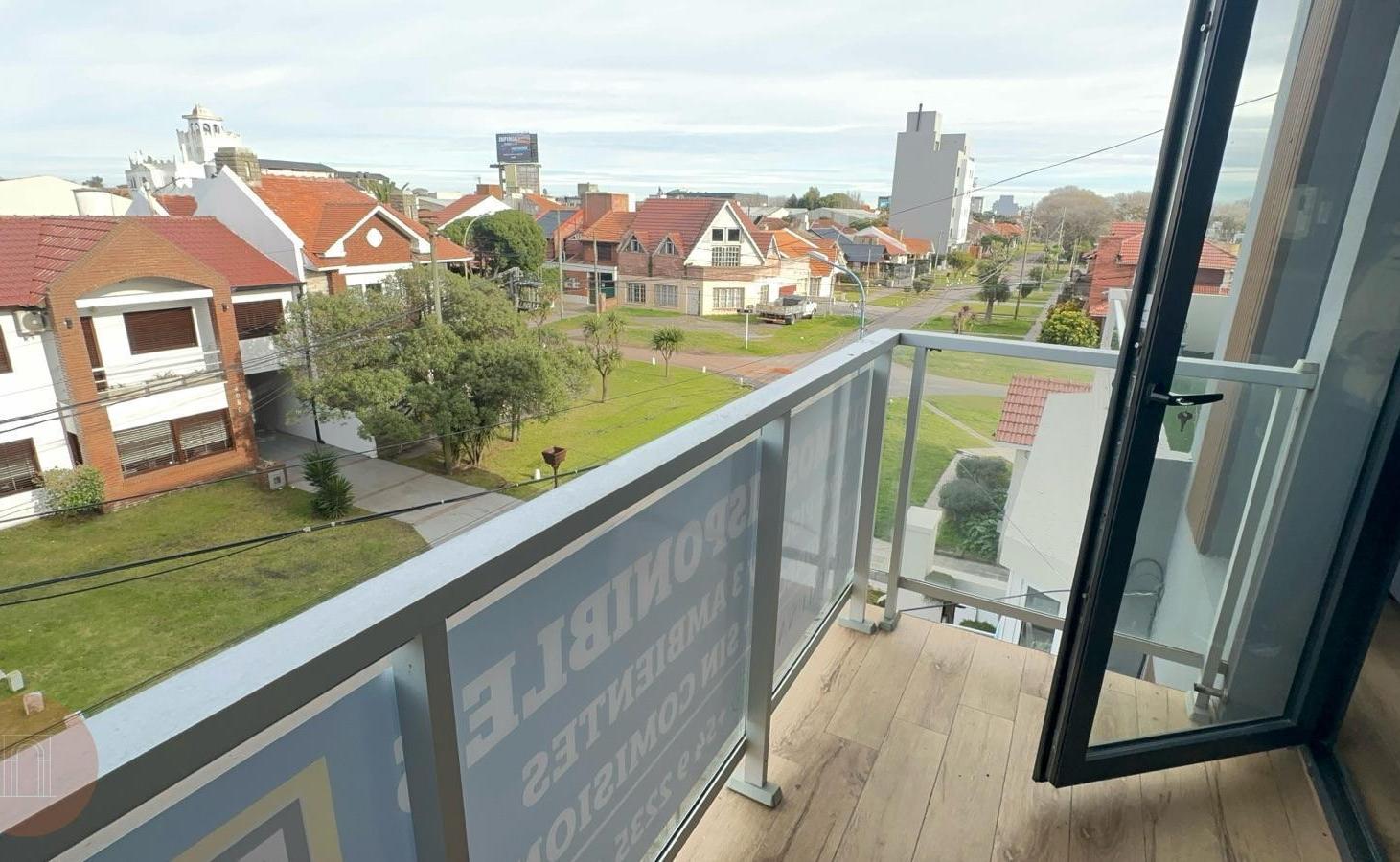 Foto de EN VENTA- Departamento de 3 ambientes con vista al mar, cochera, imagen 1