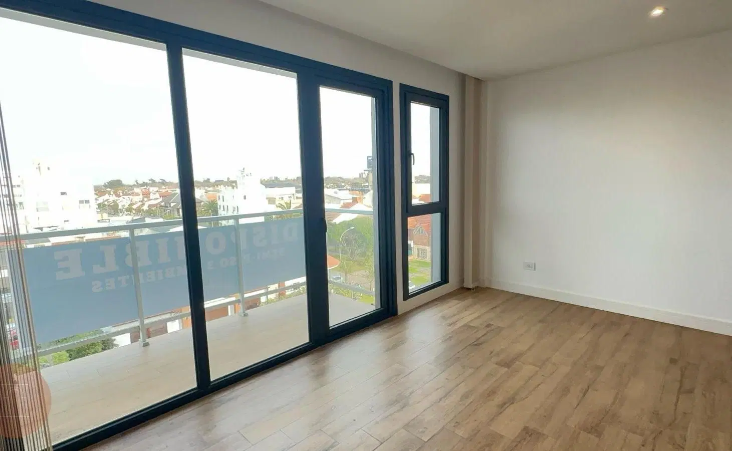 EN VENTA- Departamento de 3 ambientes con vista al mar, cochera, quincho y terraza 2