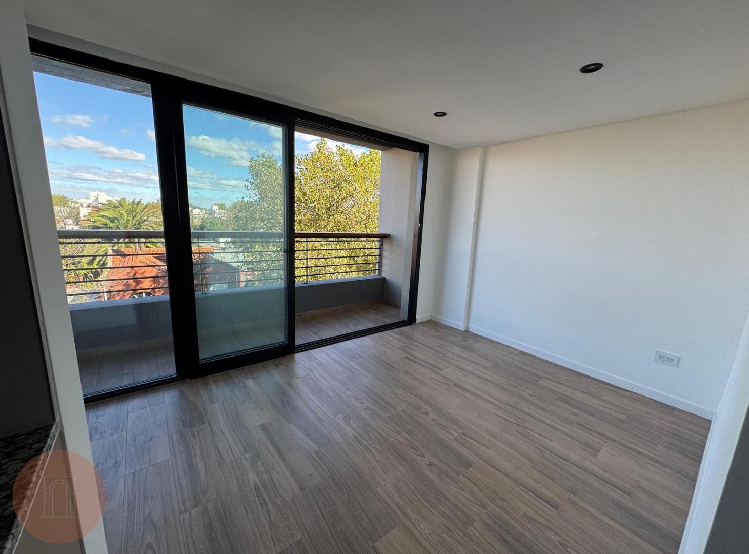 Foto de VENTA- Departamento de 2 ambientes a estreanr en zona San José, imagen 5