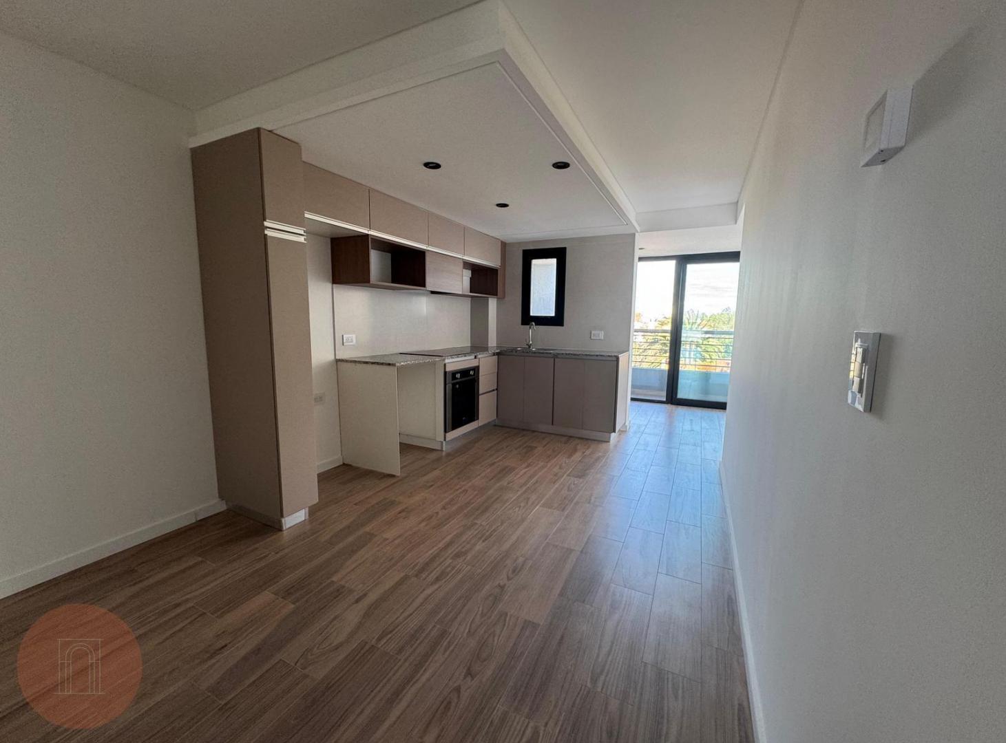 Foto de VENTA- Departamento de 2 ambientes a estreanr en zona San José, imagen 2
