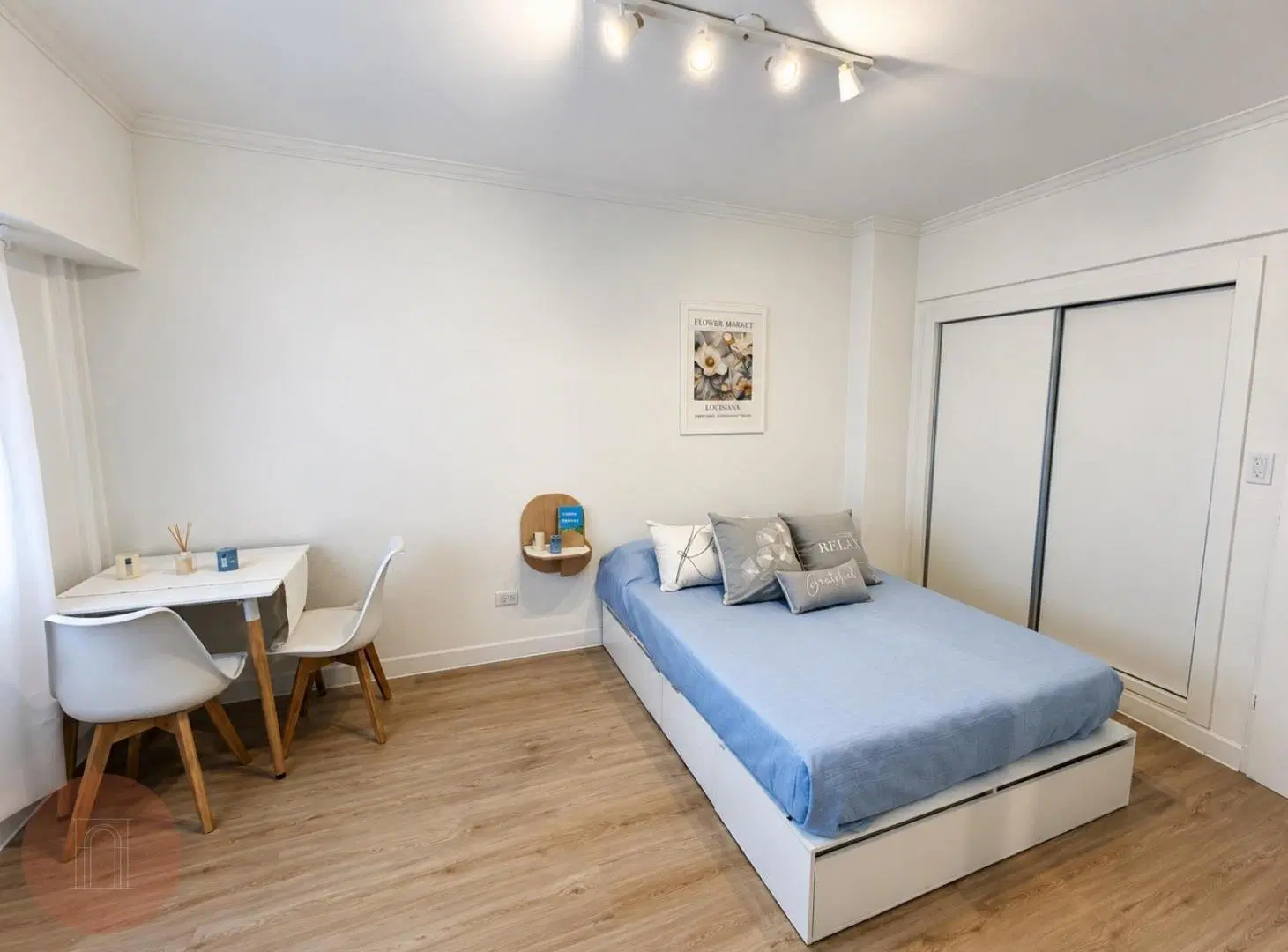 EN VENTA- Departamento de un ambiente reciclado y amoblado zona Plaza Colón 3