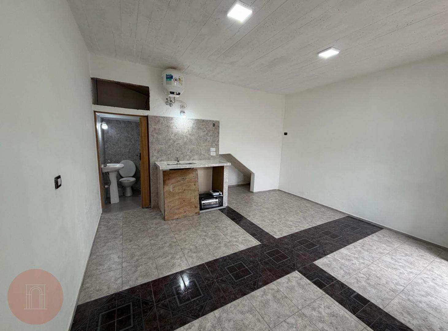 Foto de EN VENTA- PH de un ambiente al frente planta baja Zona Don Bosco, imagen 5