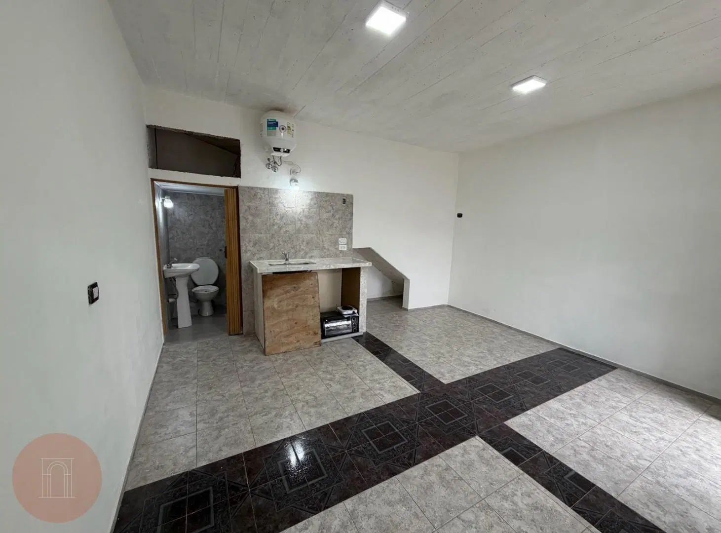 EN VENTA- PH de un ambiente al frente planta baja Zona Don Bosco 5