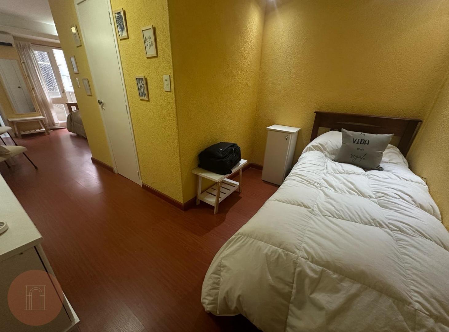 Foto de VENTA- Departamento de un ambiente al frente Zona Aldrey, imagen 4