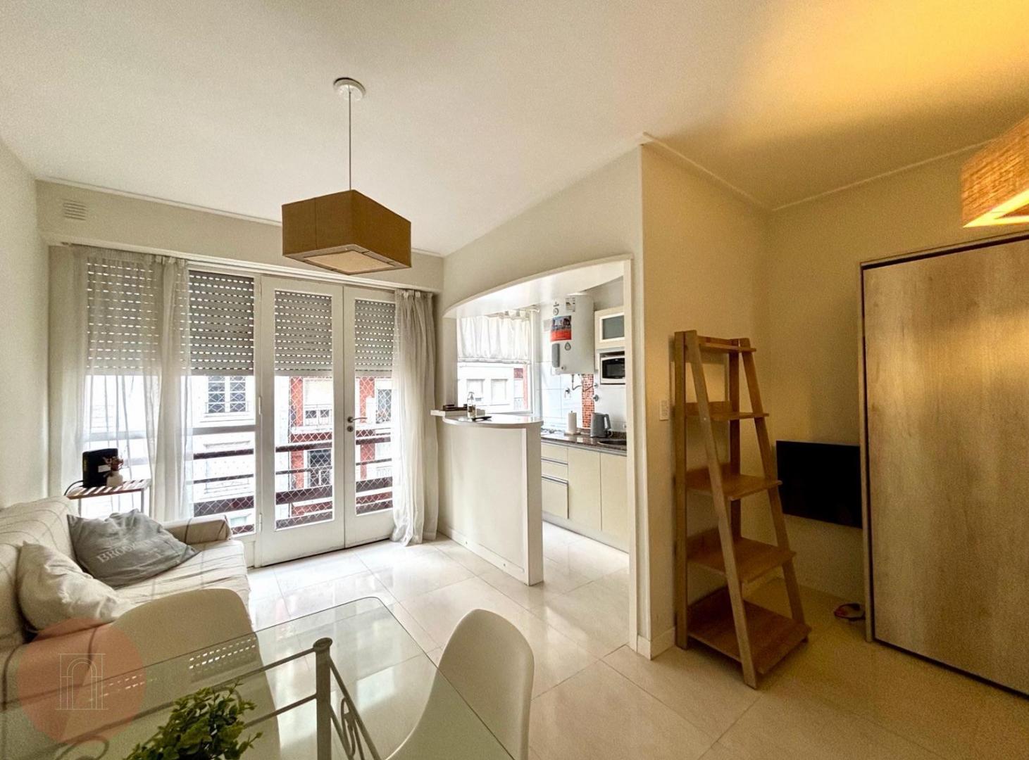 Foto de VENTA- Departamento de un ambiente reciclado al frente Zona Centro, imagen 3