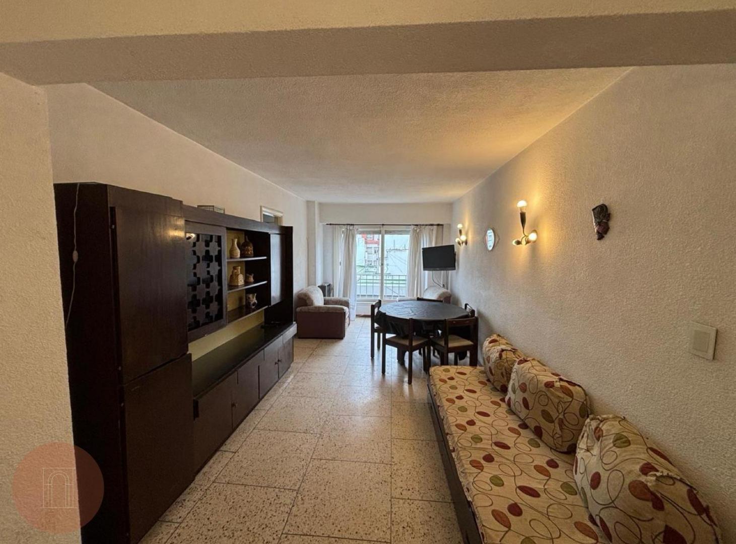 Foto de EN ALQUILER- Departamento de 2 ambientes al frente Zona Centro, imagen 2