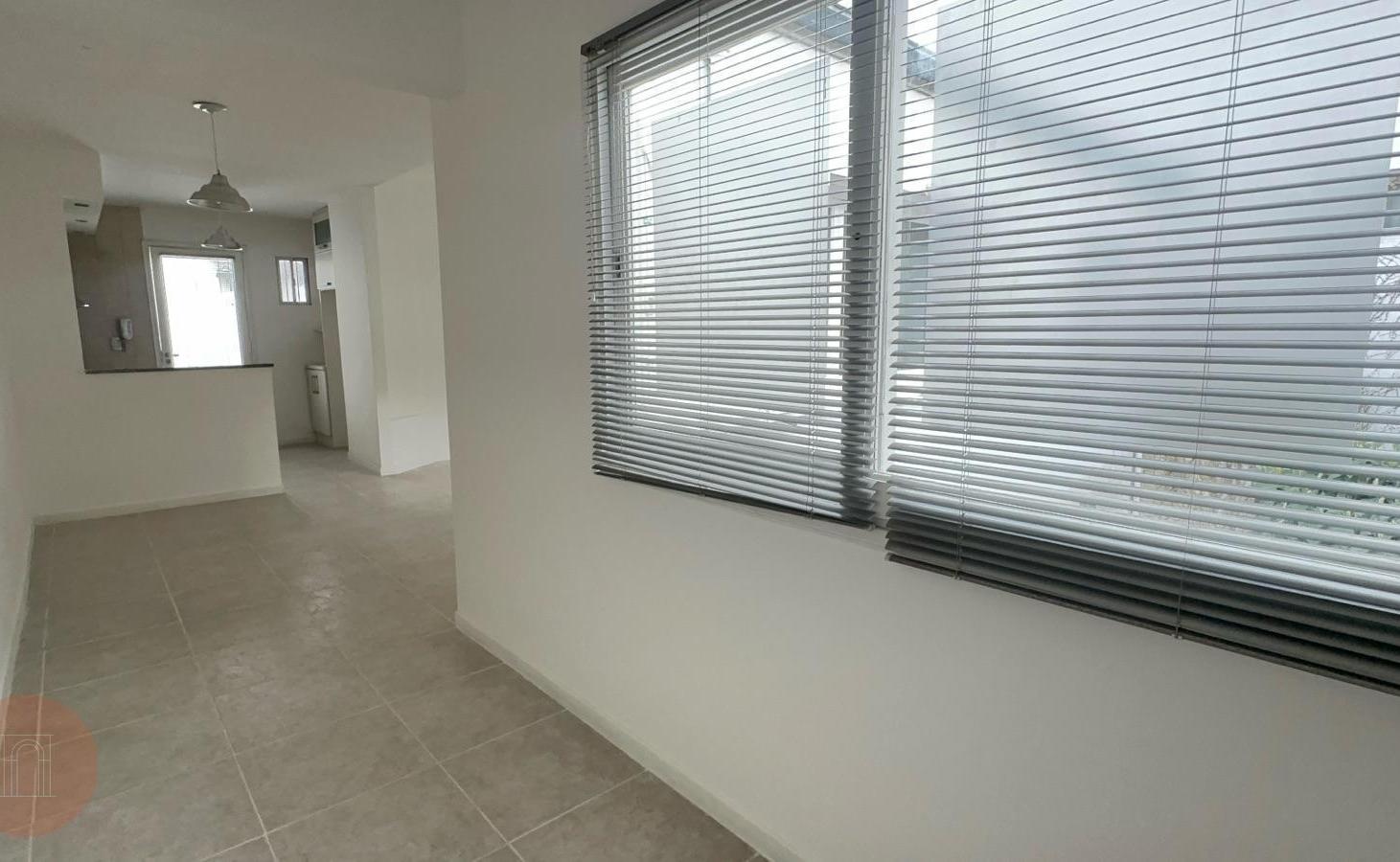 Foto de EN VENTA- Ph de 3 ambientes reciclado Zona Plaza Mitre, imagen 2