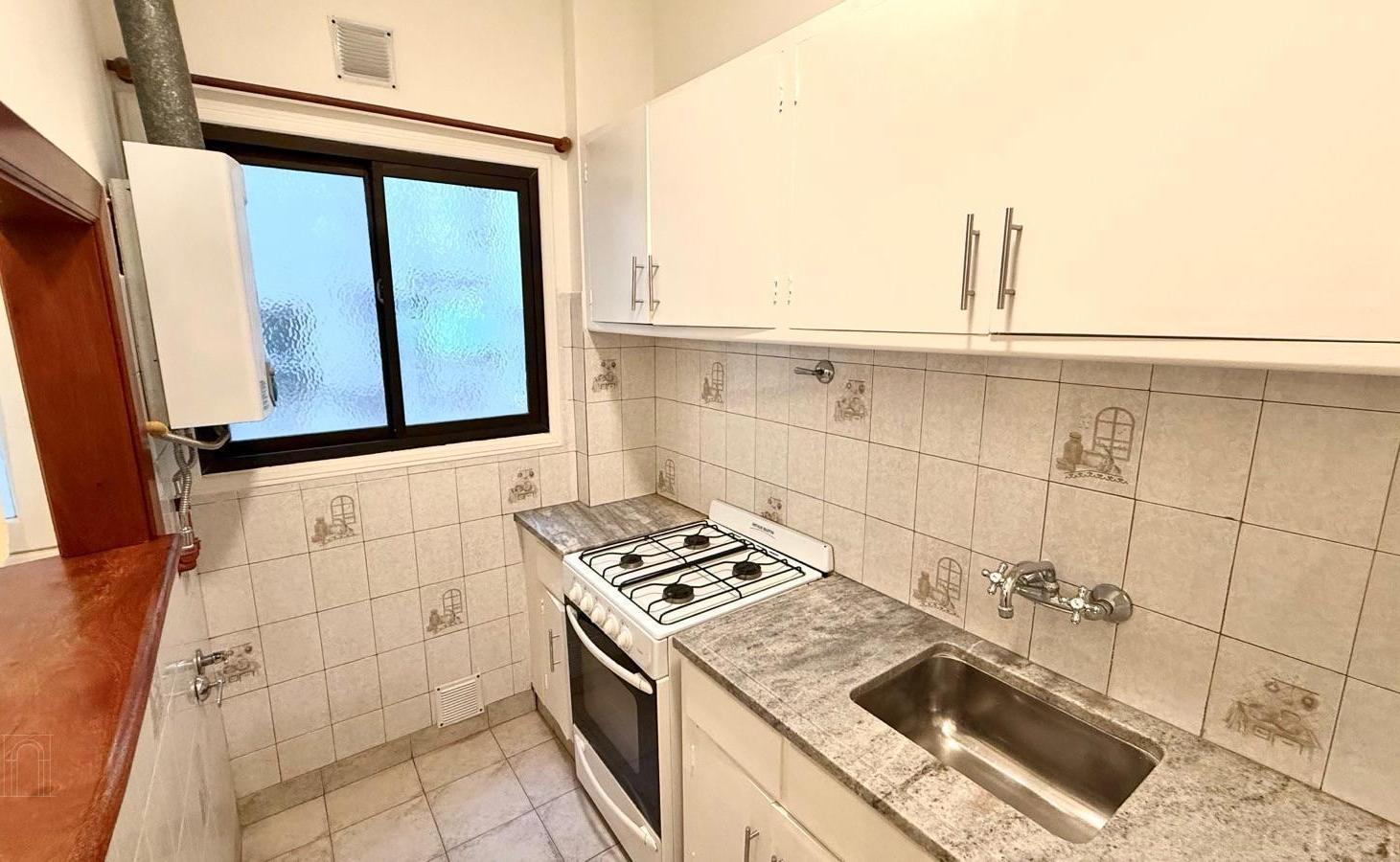 Foto de VENTA - Departamento 2 ambientes en Zona Plaza Colón, imagen 3