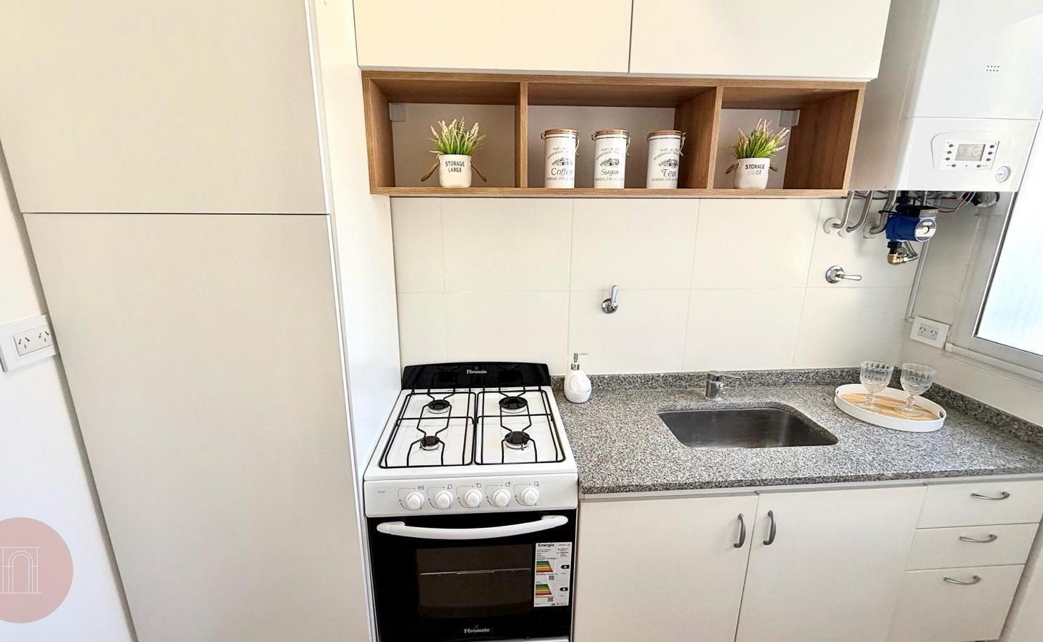 Foto de VENTA - Departamento de 3 amb con dependencia zona Plaza Colón, imagen 2
