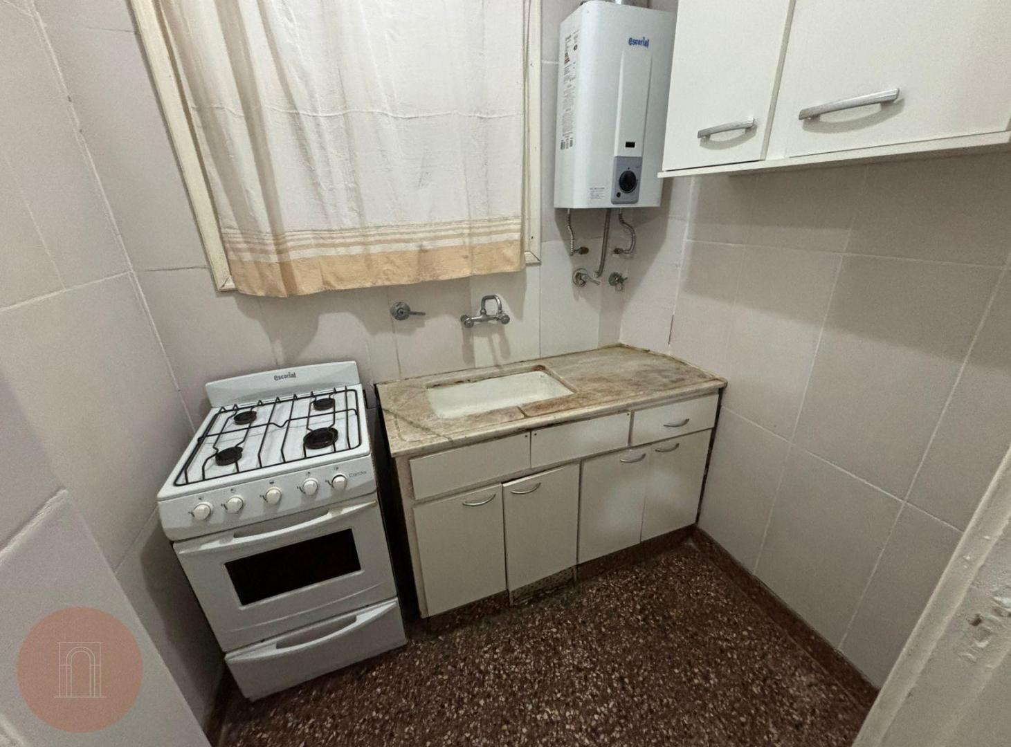 Foto de VENTA - Departamento 2 ambientes en zona Güemes, imagen 5