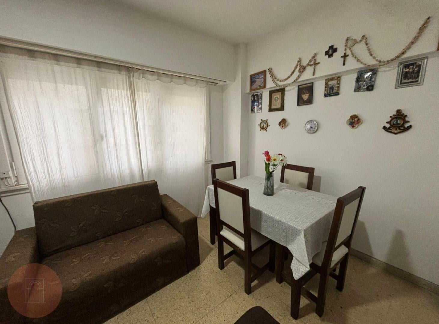 Foto de VENTA - Departamento 2 ambientes en zona Güemes, imagen 4