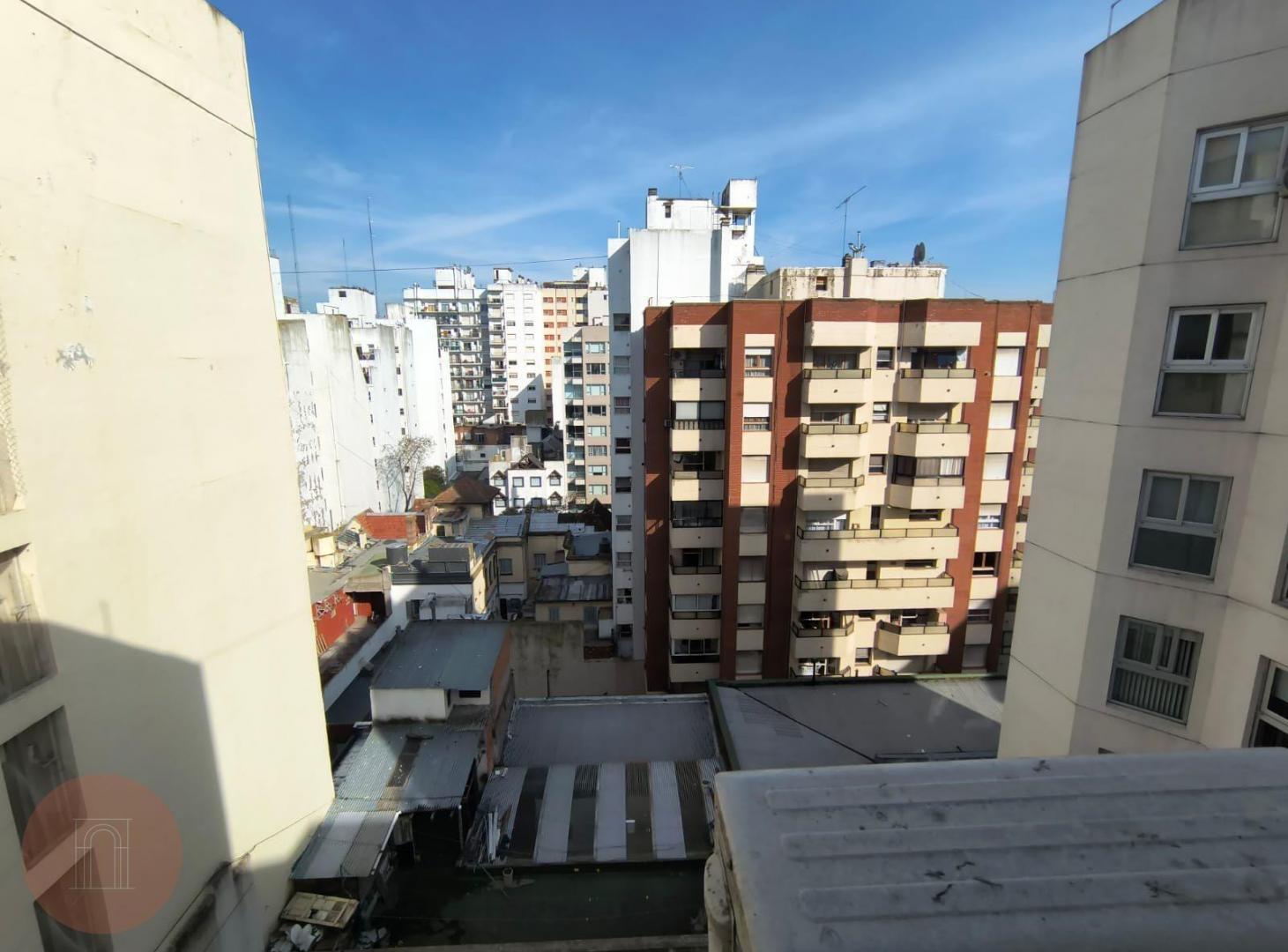 Foto de EN VENTA- Departamento de 2 ambientes al lateral abierto zona Centro, imagen 4