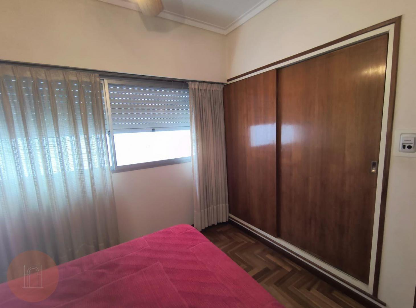 Foto de EN VENTA- Departamento de 2 ambientes al lateral abierto zona Centro, imagen 1