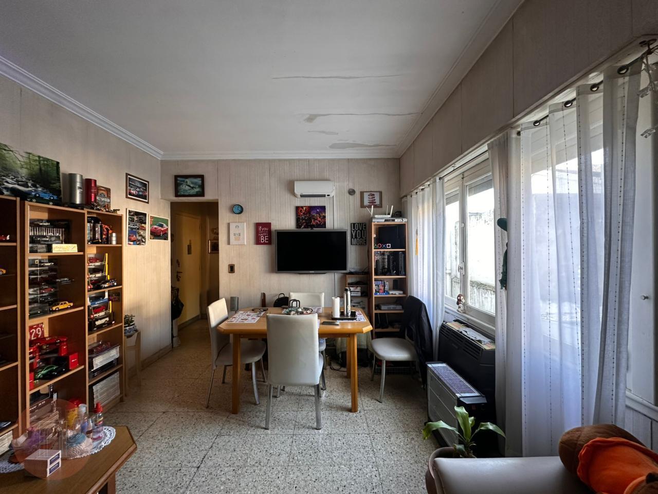 Foto de VENTA- Departamento de 3 ambientes al contrafrente Zona Macrocentro, imagen 2