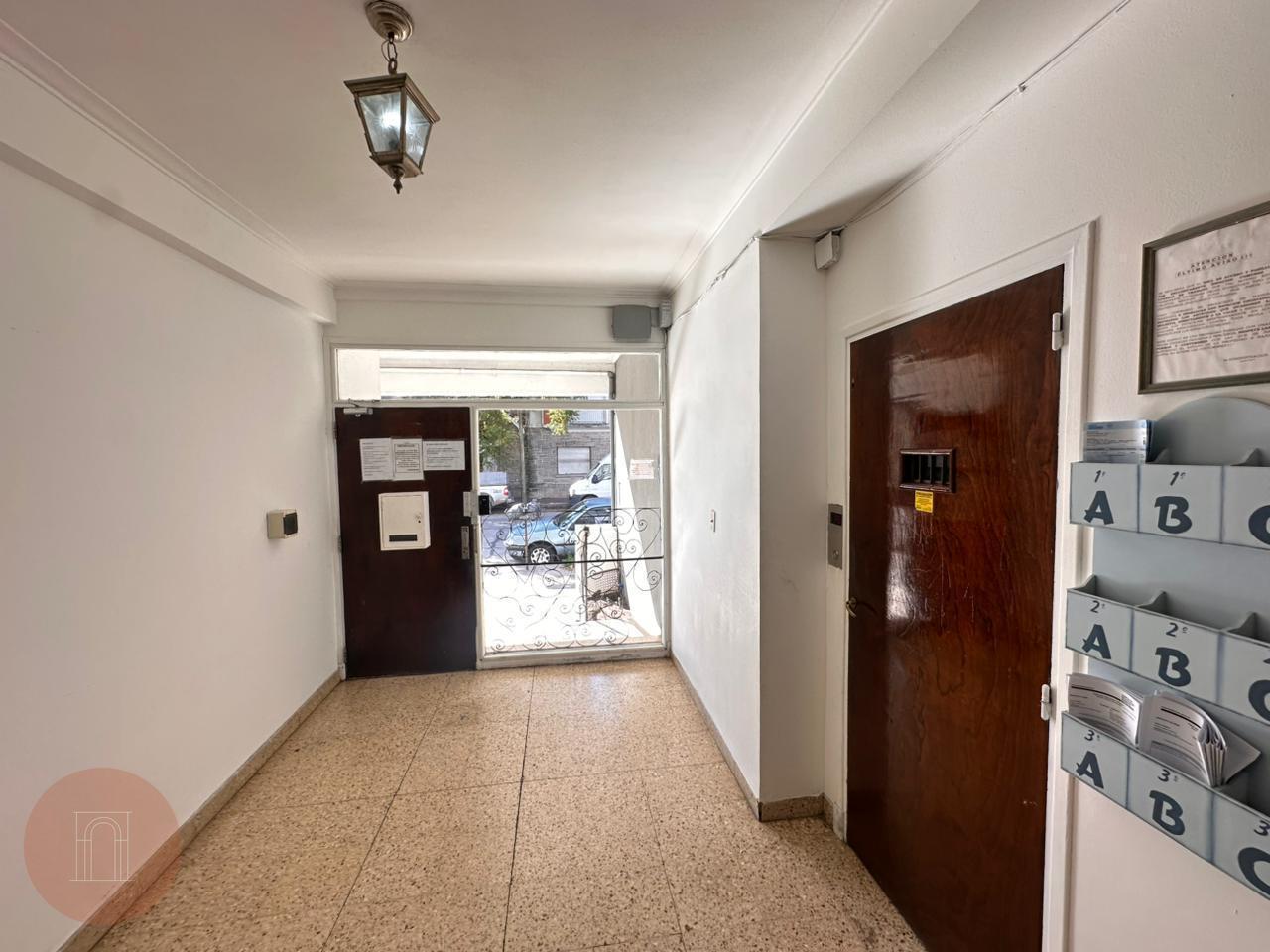 Foto de VENTA- Departamento de 3 ambientes al contrafrente Zona Macrocentro, imagen 4