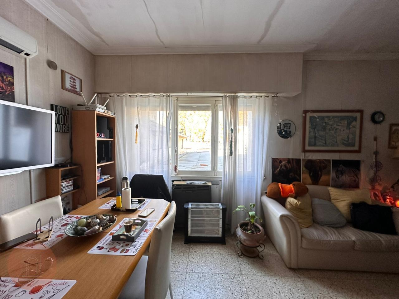 Foto de VENTA- Departamento de 3 ambientes al contrafrente Zona Macrocentro, imagen 5