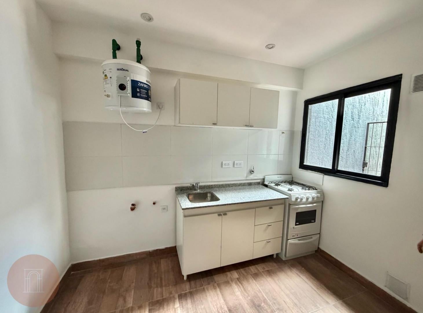 Foto de ALQUILER 24 MESES- Ph de 2 ambientes Zona Chauvín, imagen 2