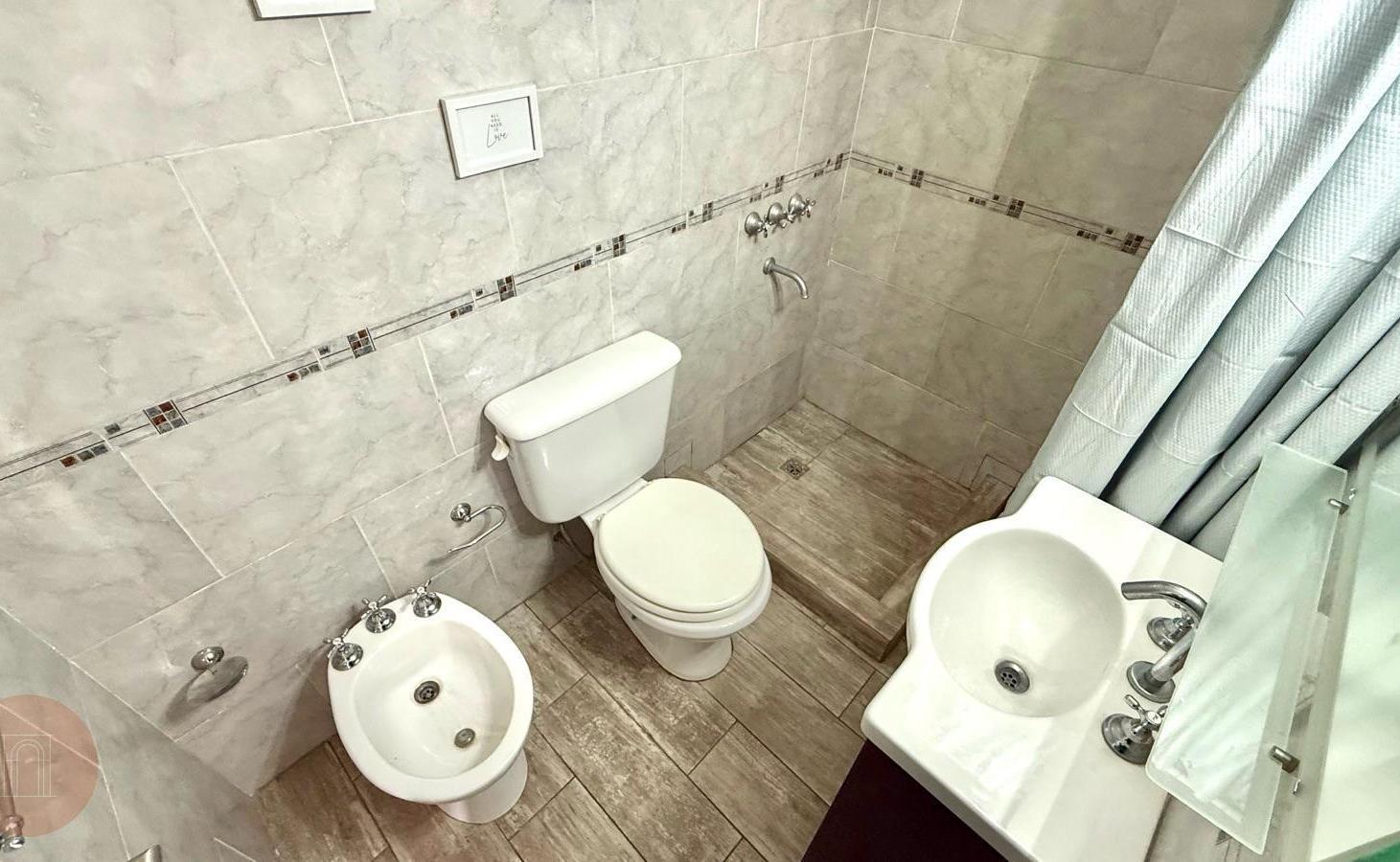 Foto de VENTA - Departamento monoambiente al frente, zona Plaza Colón, imagen 3