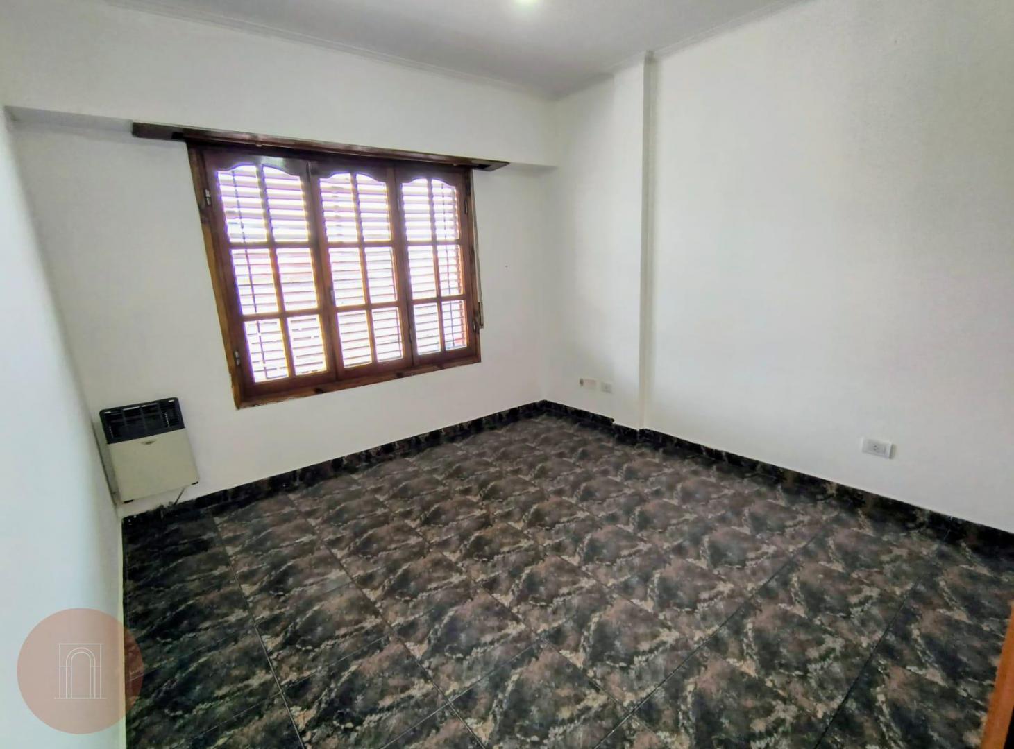 Foto de ALQUILER 24 MESES- PH 3 ambientes en zona Don Bosco, imagen 1