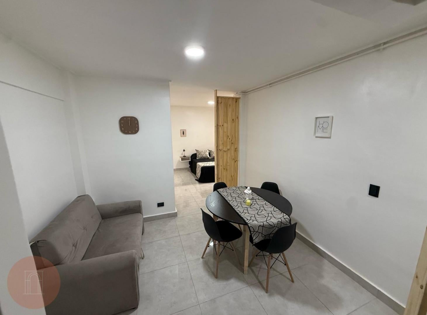 Foto de EN VENTA- Departamento de un ambiente reciclado Zona Centro, imagen 4