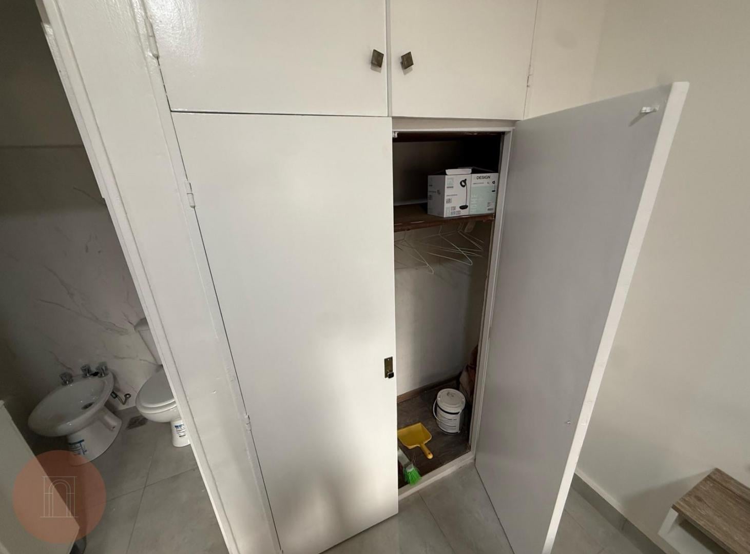 Foto de EN VENTA- Departamento de un ambiente reciclado Zona Centro, imagen 3