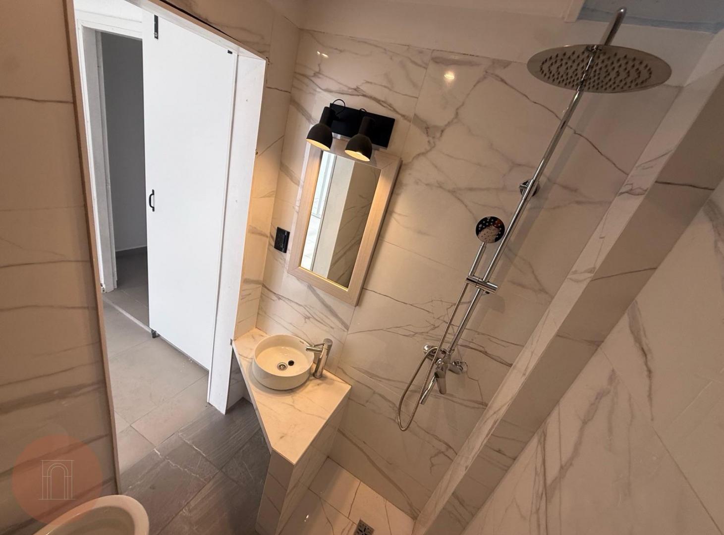 Foto de EN VENTA- PH de 2 ambientes con amplio patio privado Zona Constitución, imagen 4
