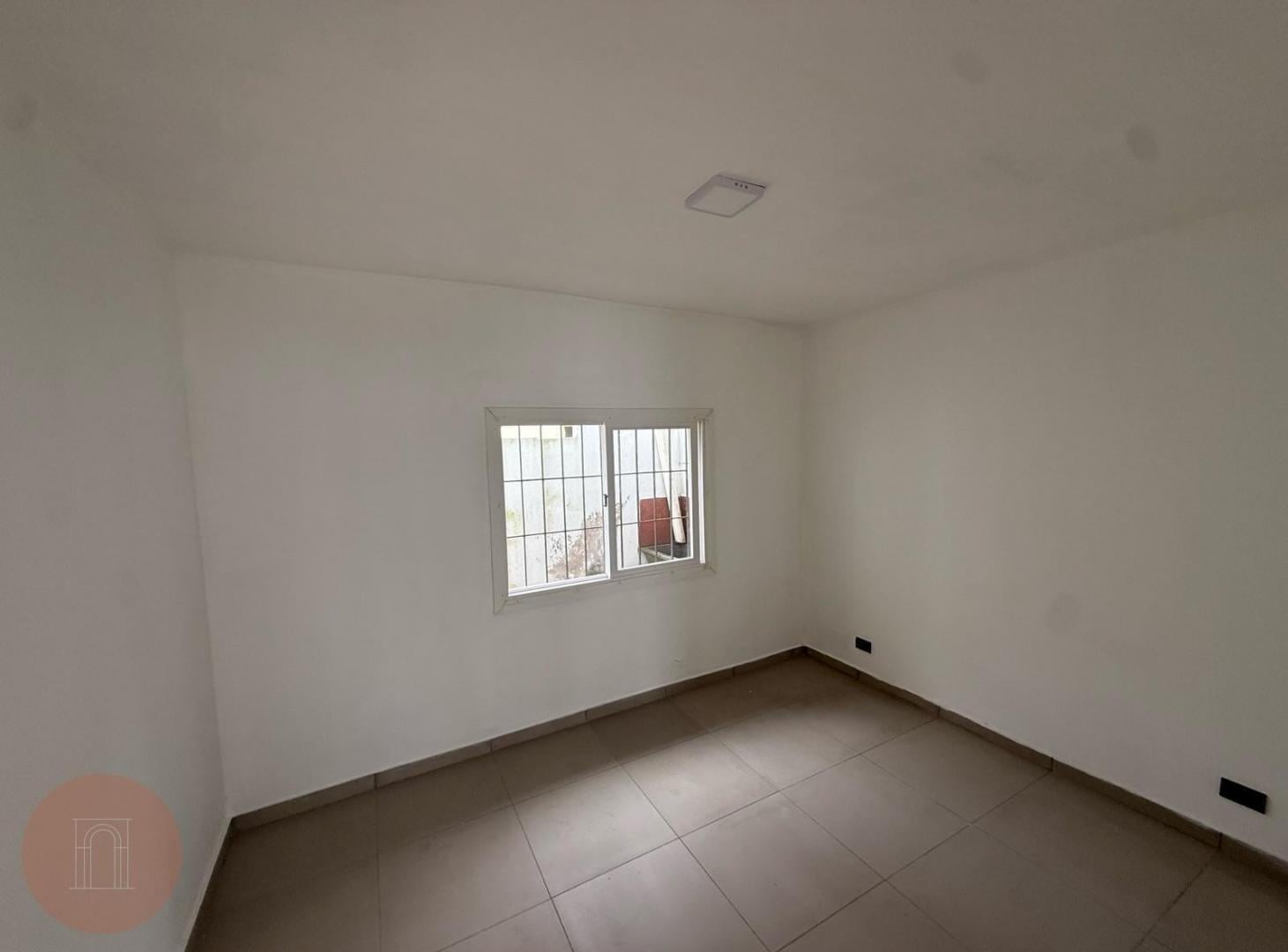 Foto de EN VENTA- PH de 2 ambientes con amplio patio privado Zona Constitución, imagen 5